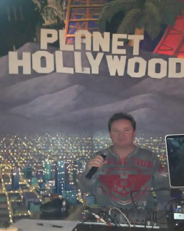DJ Chris James, planet hollywood