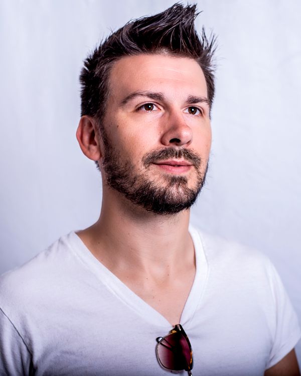 DJ Stephen Craig, studio, white tee
